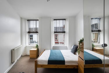 5 bed flat, Furzehill Road, Mutley, Plymouth, PL47JZ - Image 1